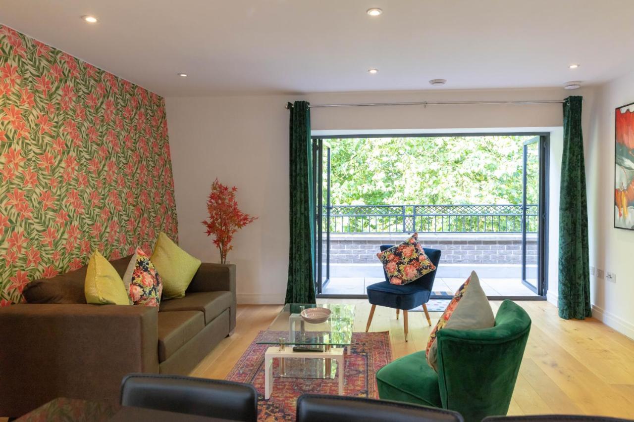 Penthouse 5 Mins Walk To Centre & Colleges With Terrace & Sleeps 6 * Cambridge (Cambridgeshire)