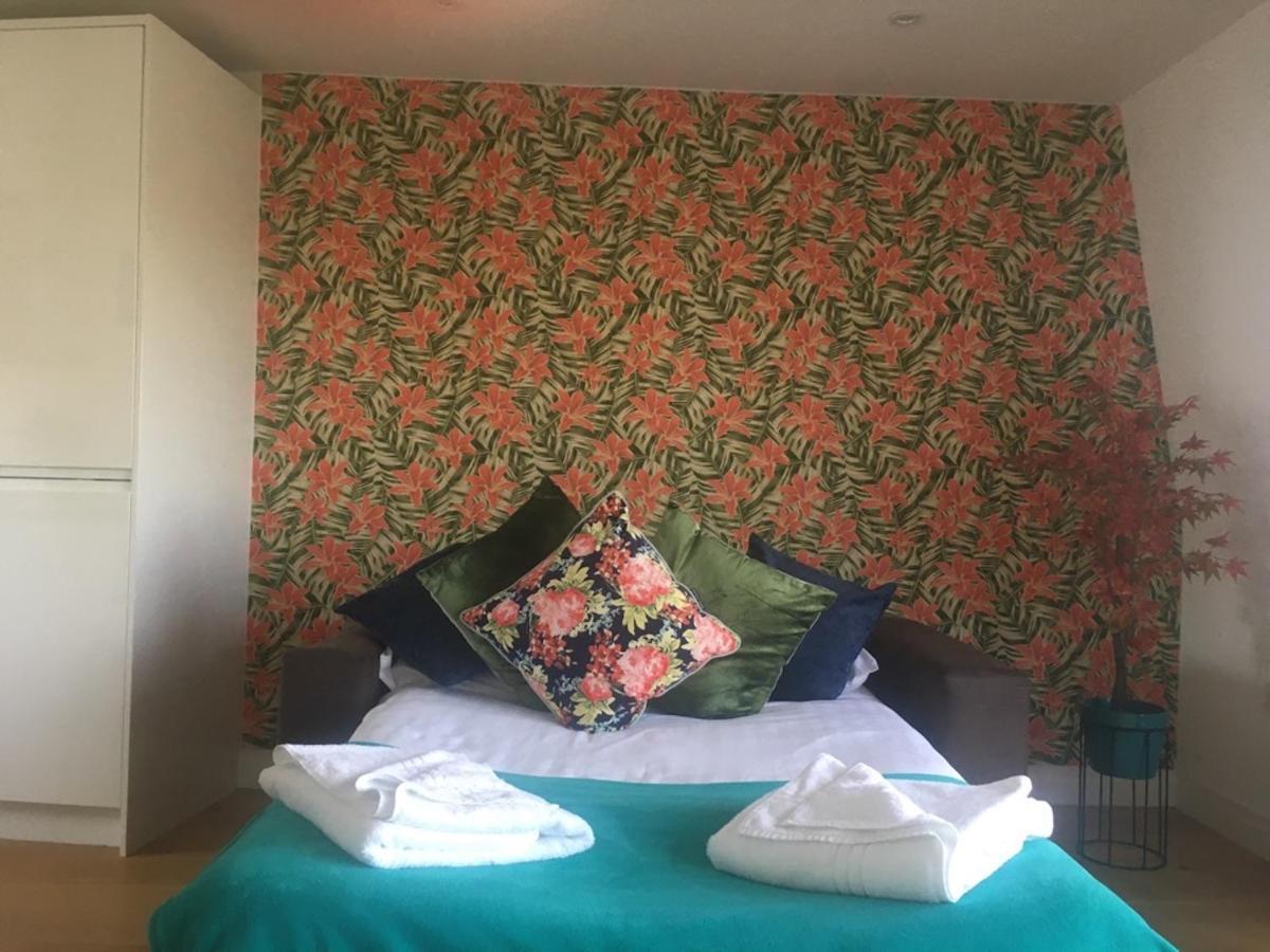 Penthouse 5 Mins Walk To Centre & Colleges With Terrace & Sleeps 6 Apartment